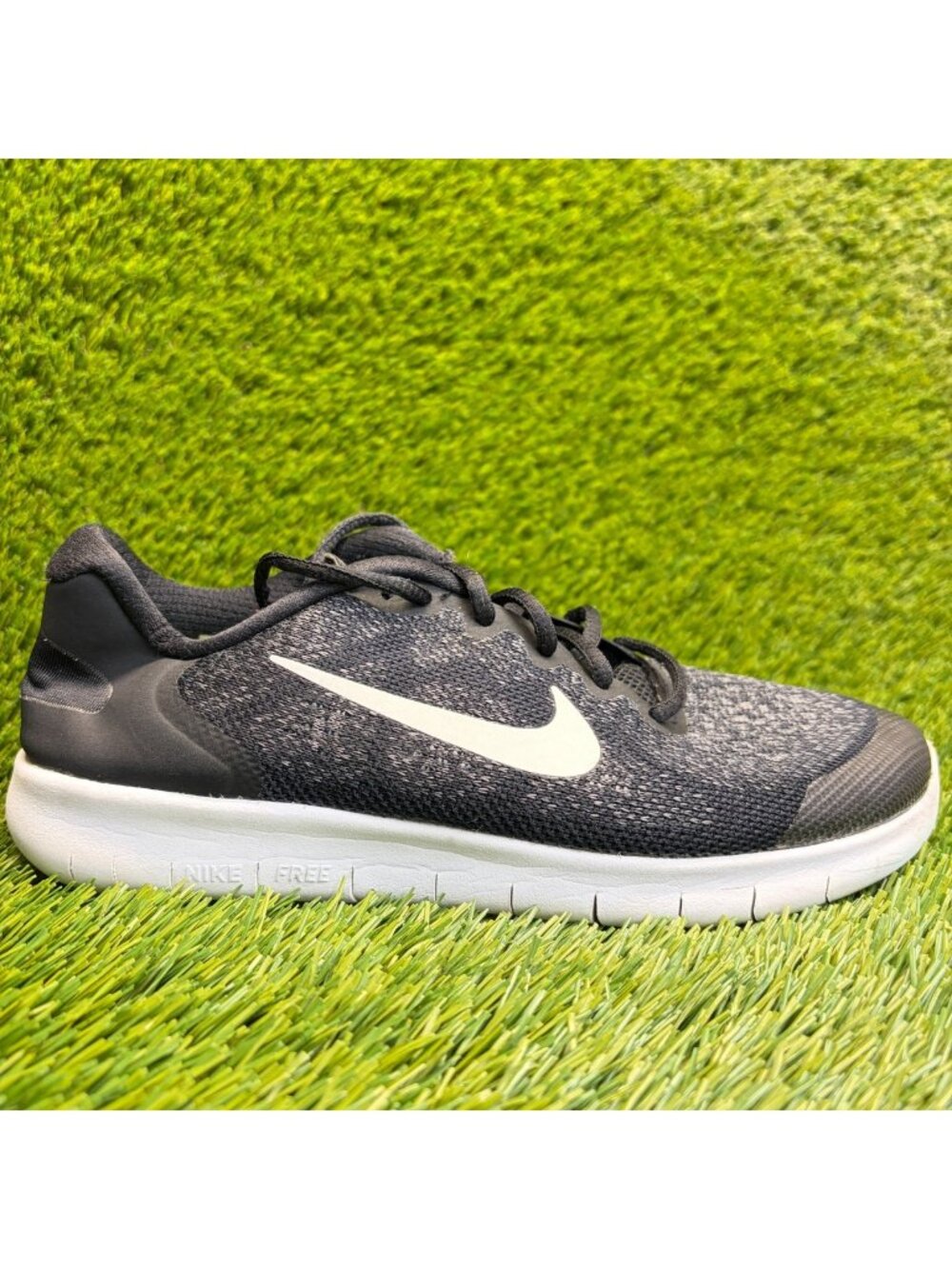 Nike Free RN 2017 Boys Size 6.5Y Black White Athletic Running Shoes Sneakers